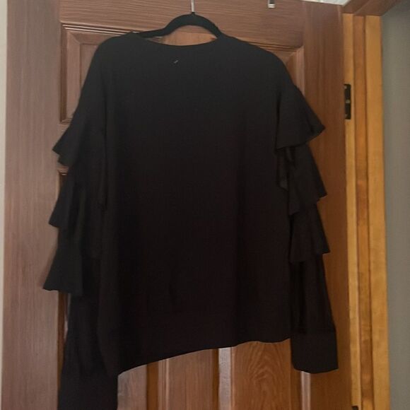 Black Ruffled Sleeve Lightweight Dress Sweater - Picture 5 of 5